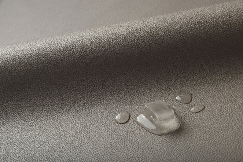 Acqua leather with an ice cube showing water resistance