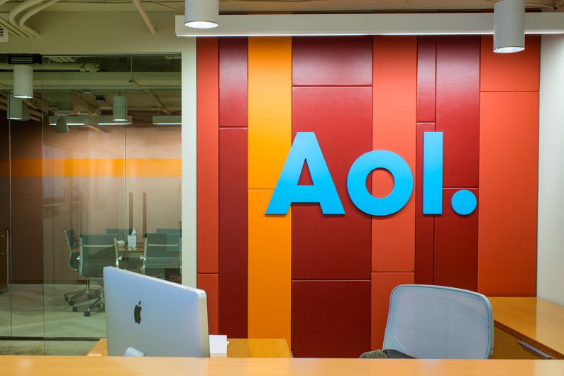 Muro panels at AOL